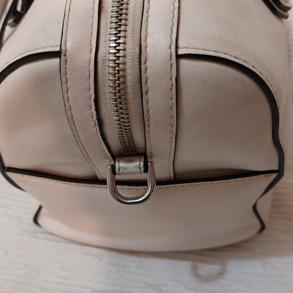 Michael Kors Ivory and Ebony Satchel - Picture 11 of 16